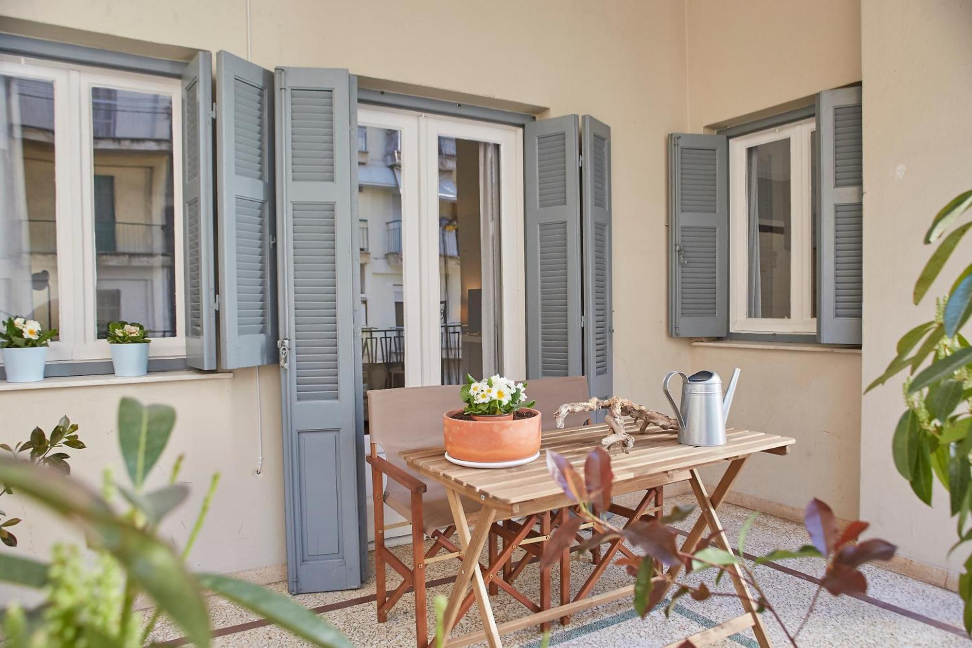 Bright Bright B Central Apartment With Balcony テッサロニキ エクステリア 写真